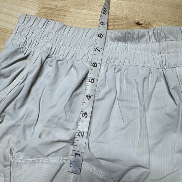 Lululemon Tracker Short V 4" White Women's Size 4 Good Used Condition STAINED - Picture 7 of 8